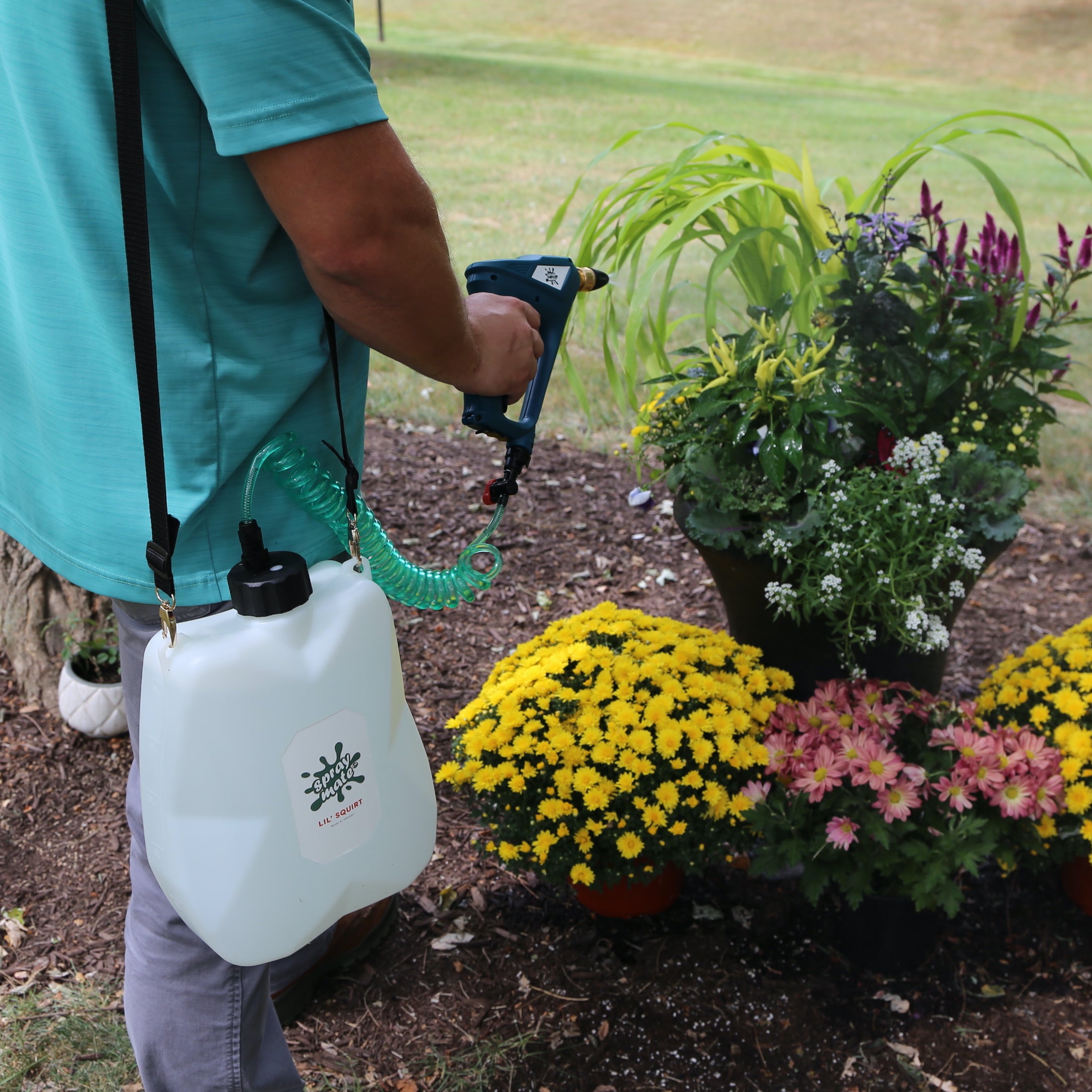 Lil' Squirt 1.3-Gallon 3.6V Battery Powered Portable Sprayer