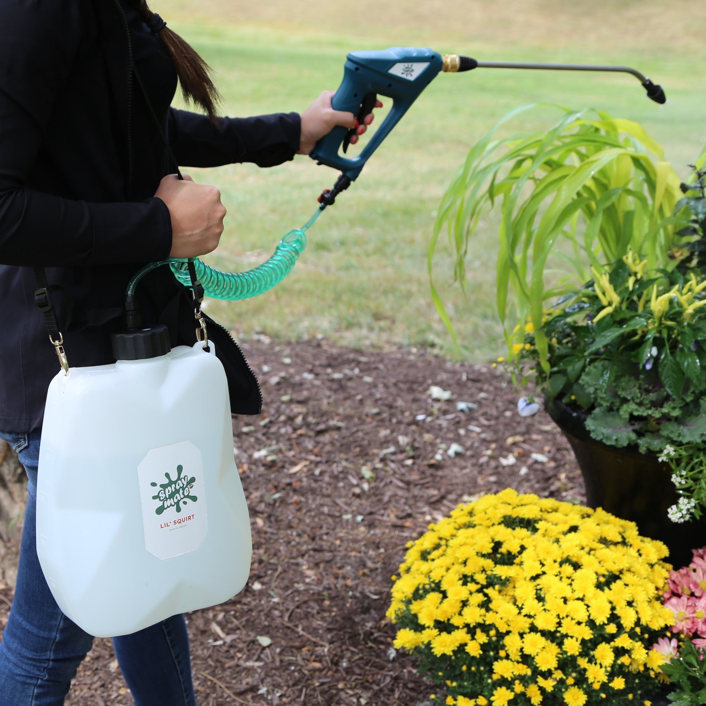 Lil' Squirt 1.3-Gallon 3.6V Battery Powered Portable Sprayer
